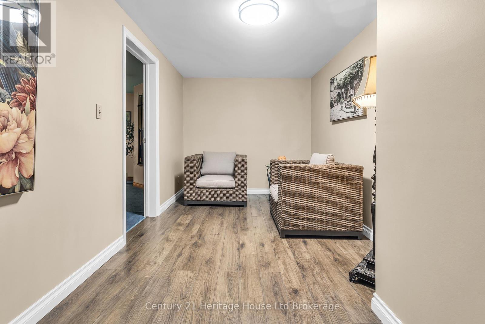 15 GIBSON DRIVE - 34
