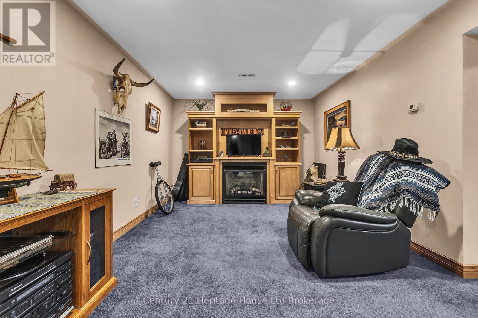 15 GIBSON DRIVE - 33