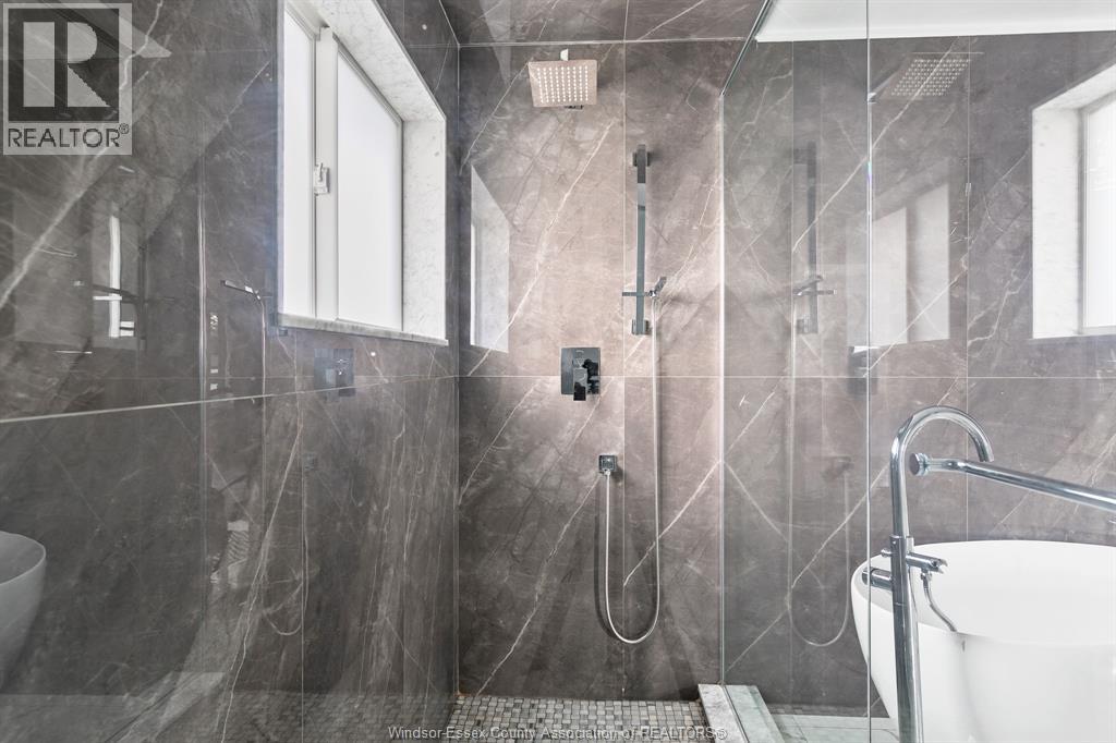 7370 GARNET CRESCENT - 22