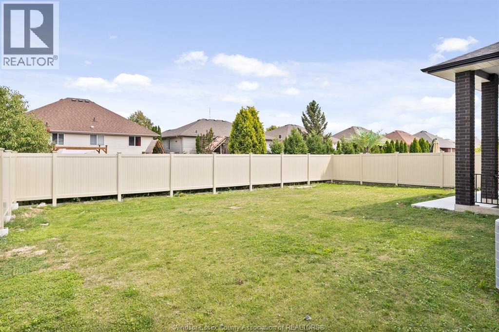7370 GARNET CRESCENT - 27