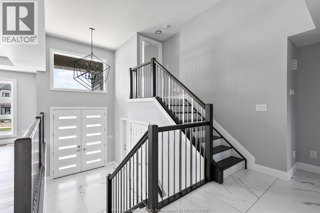 7370 GARNET CRESCENT - 5