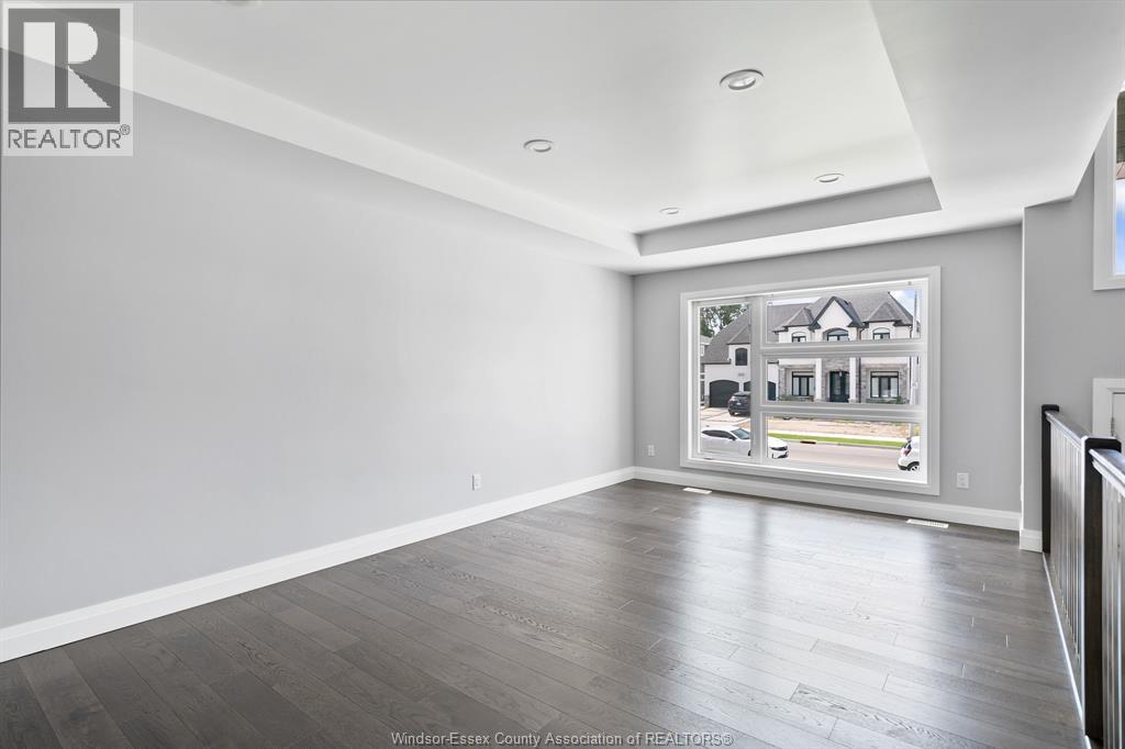 7370 GARNET CRESCENT - 7