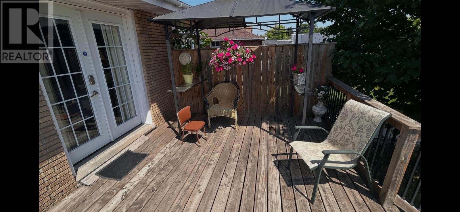 111 Estelle ST - 4