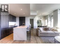807, 46 9 Street NE - photo 1