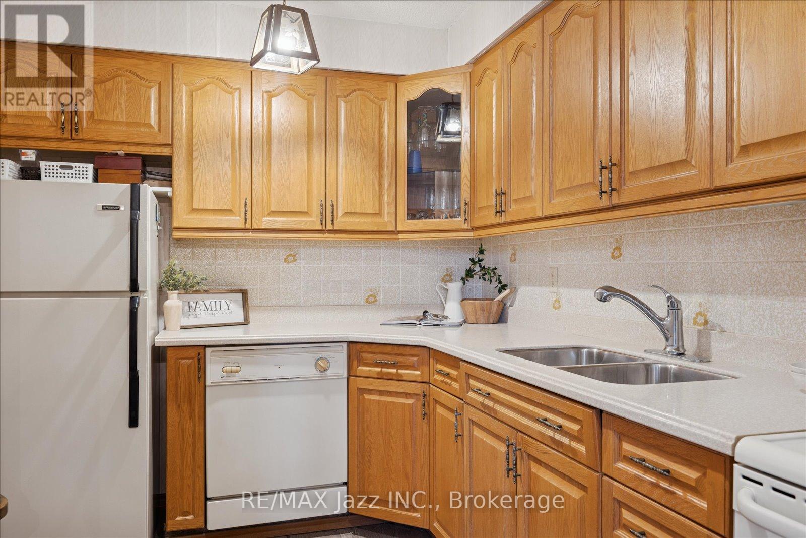 #102 120 ELGIN STREET W - 11