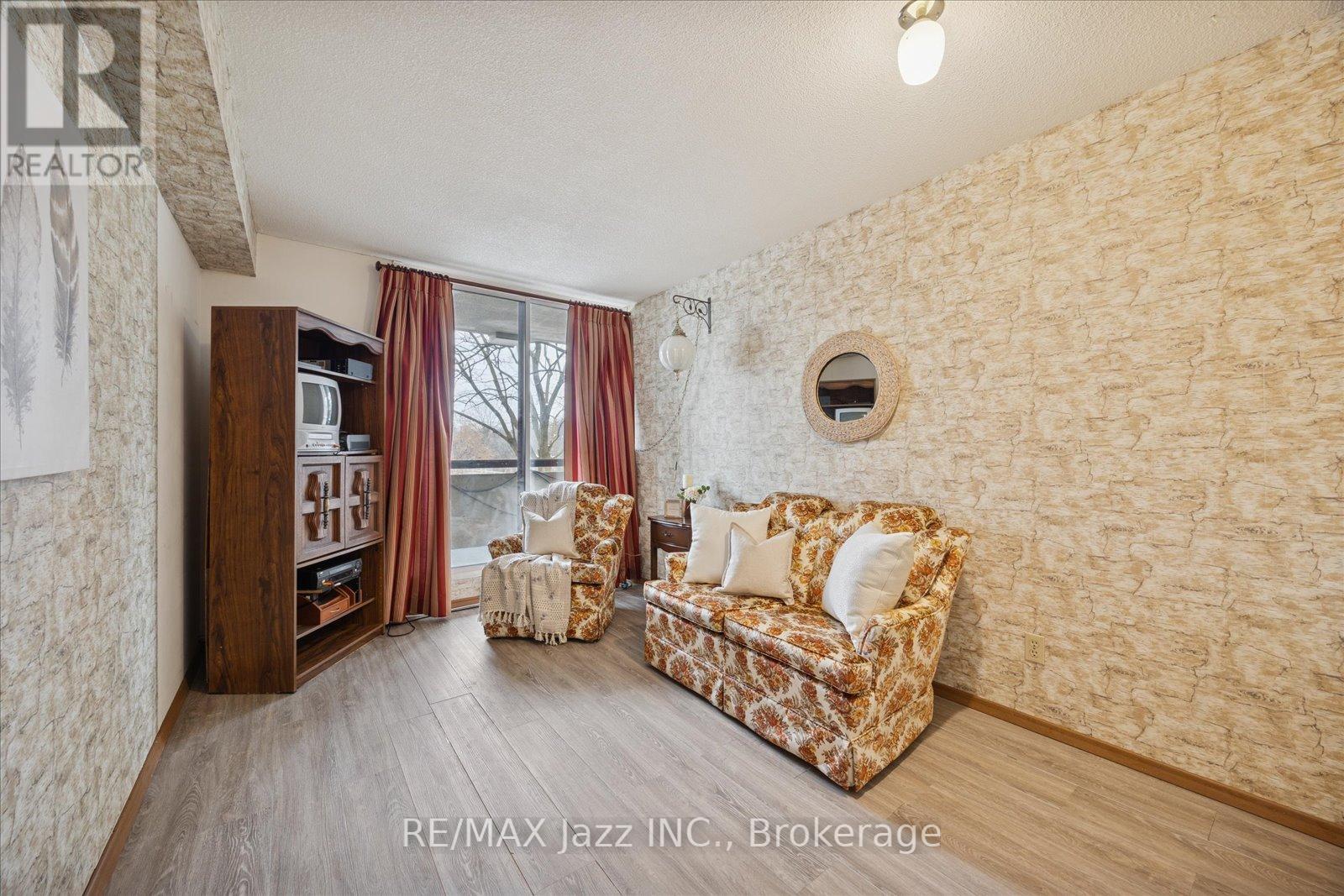 #102 120 ELGIN STREET W - 16