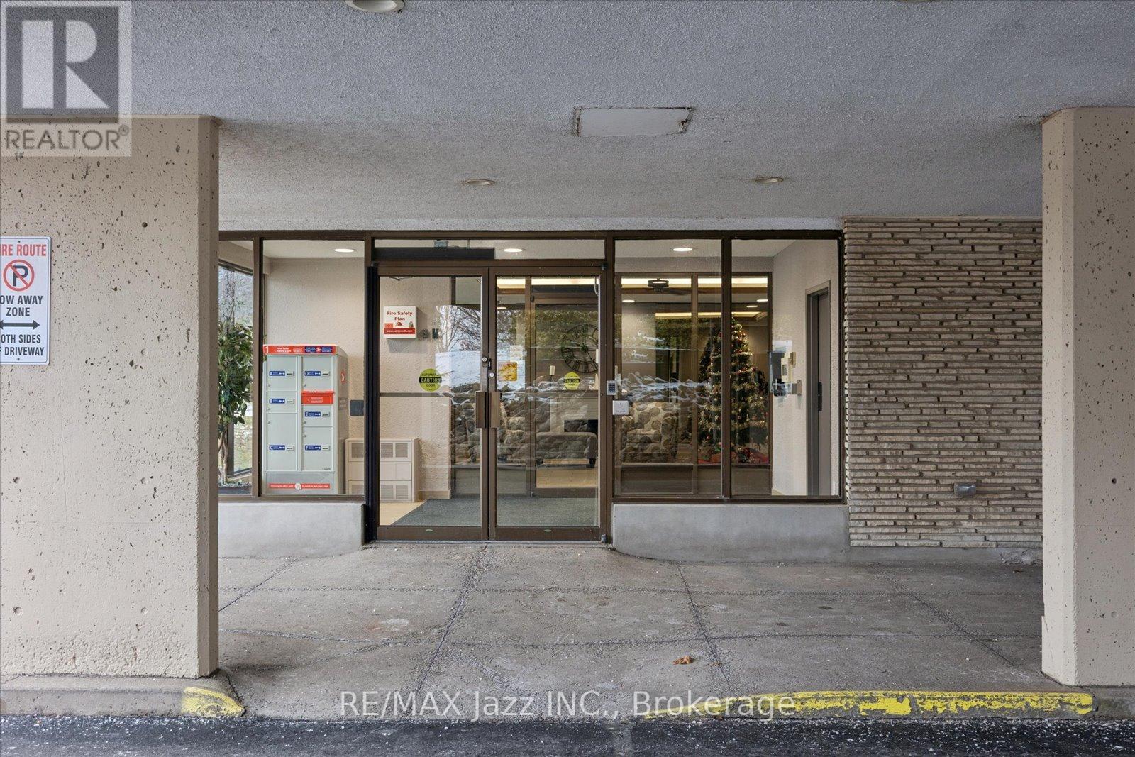 #102 120 ELGIN STREET W - 2