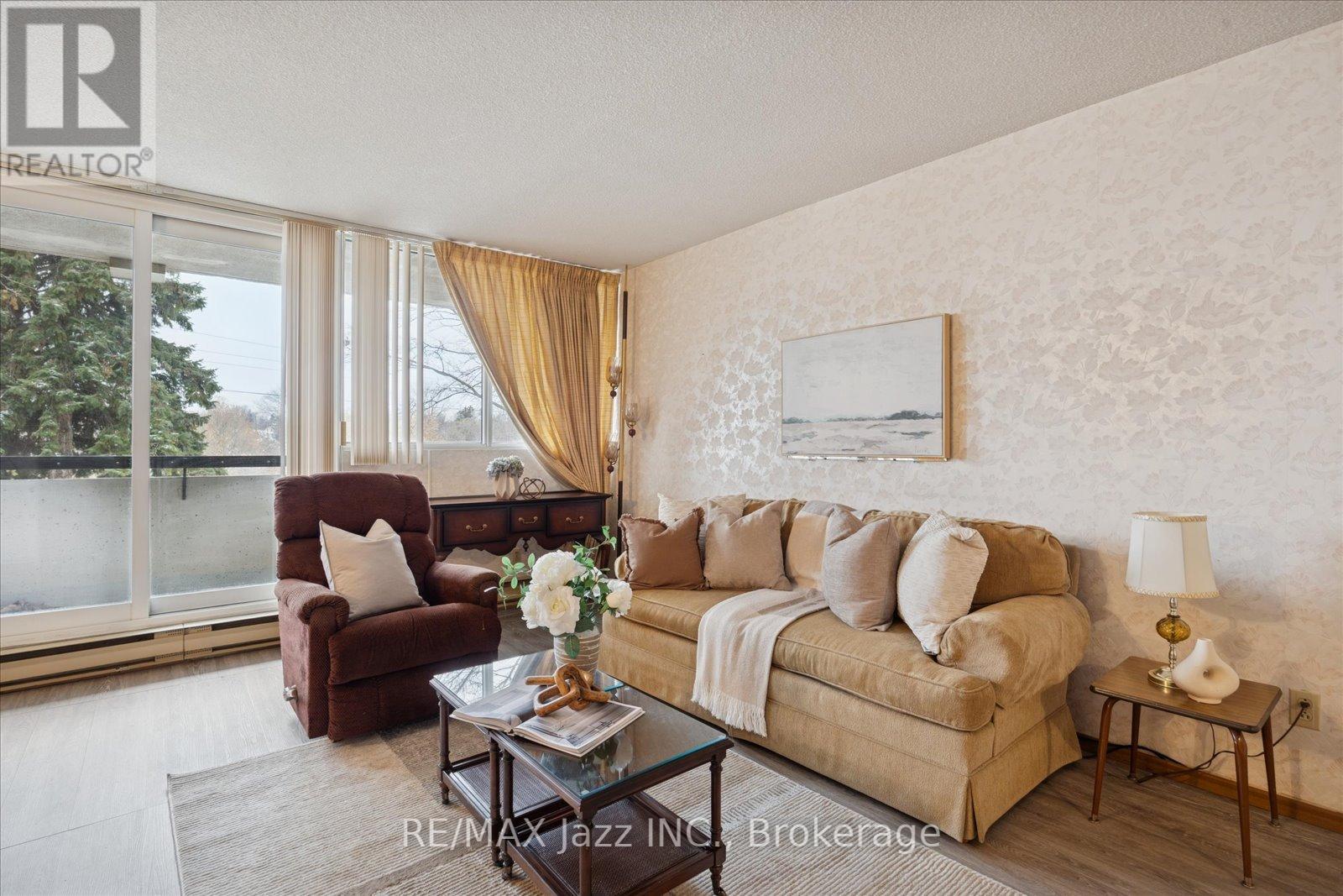 #102 120 ELGIN STREET W - 5