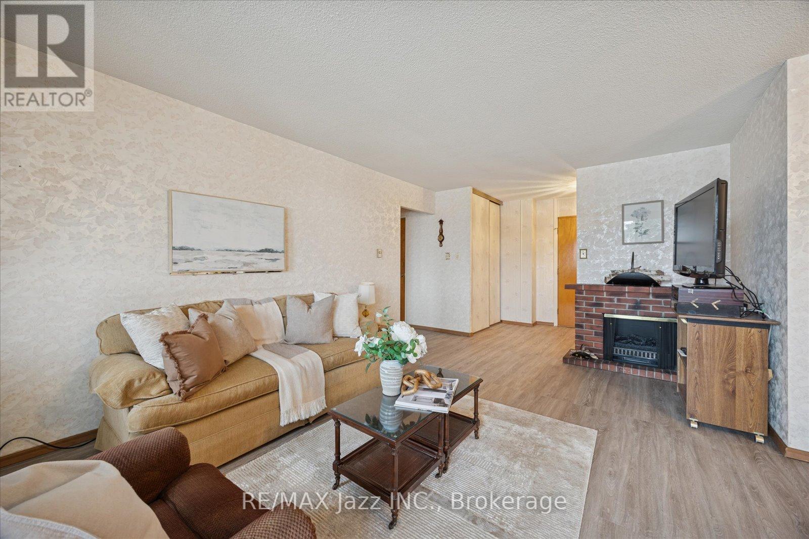 #102 120 ELGIN STREET W - 6