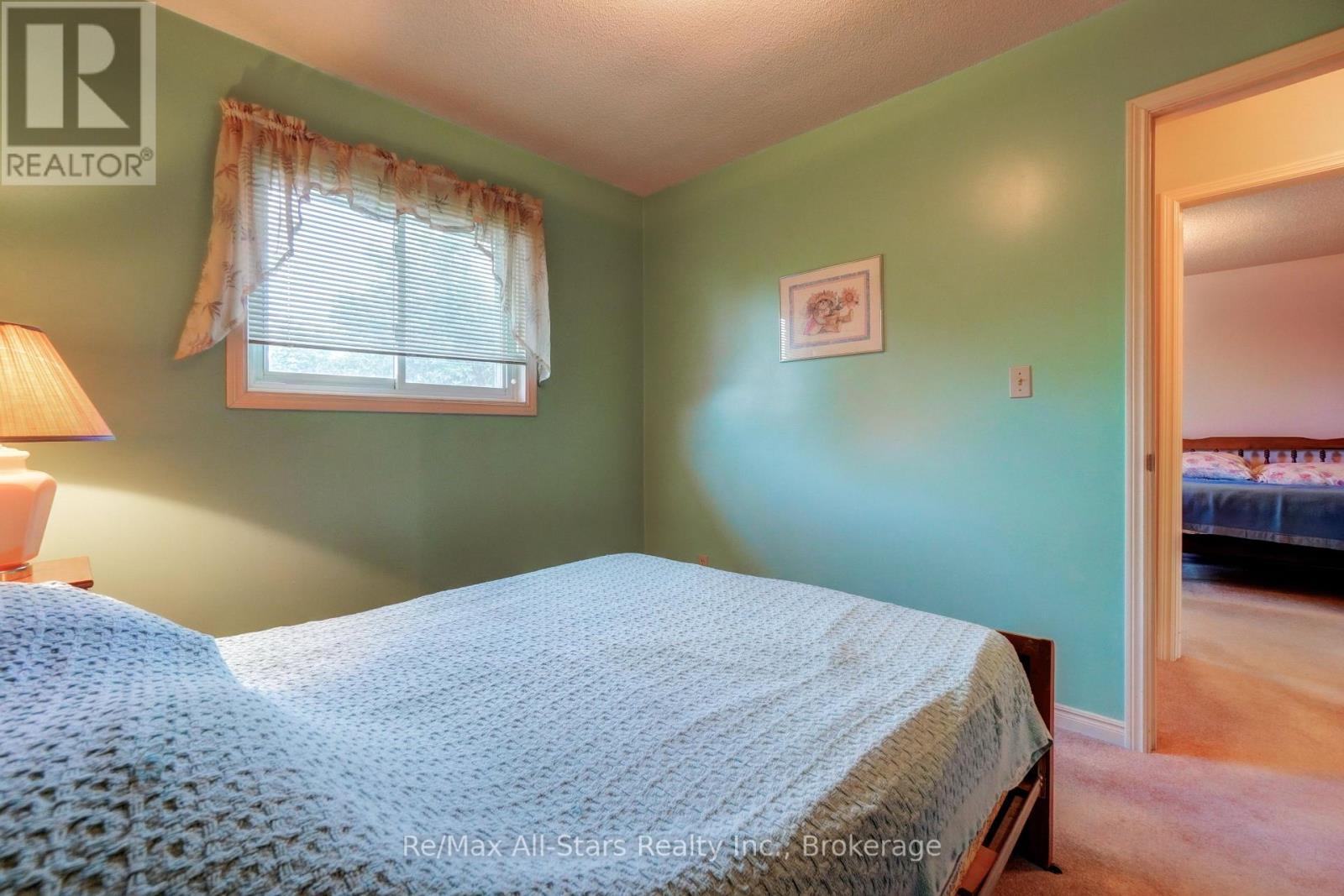 25 MADILL CRESCENT - 16