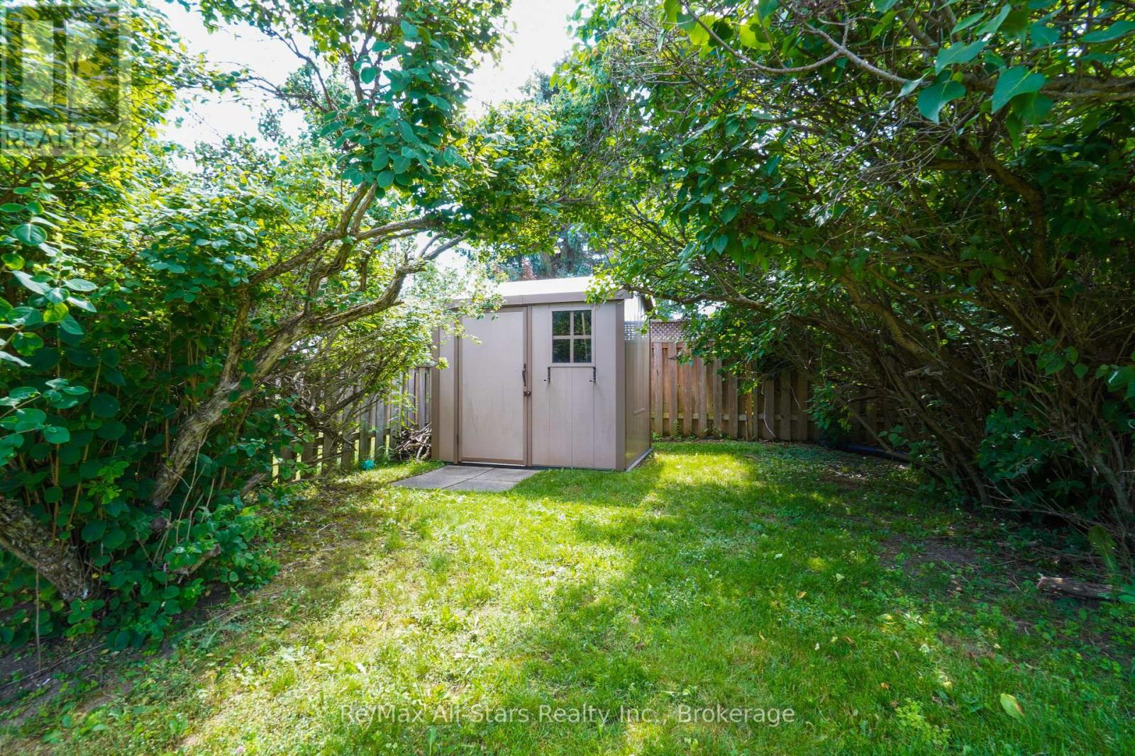 25 MADILL CRESCENT - 27