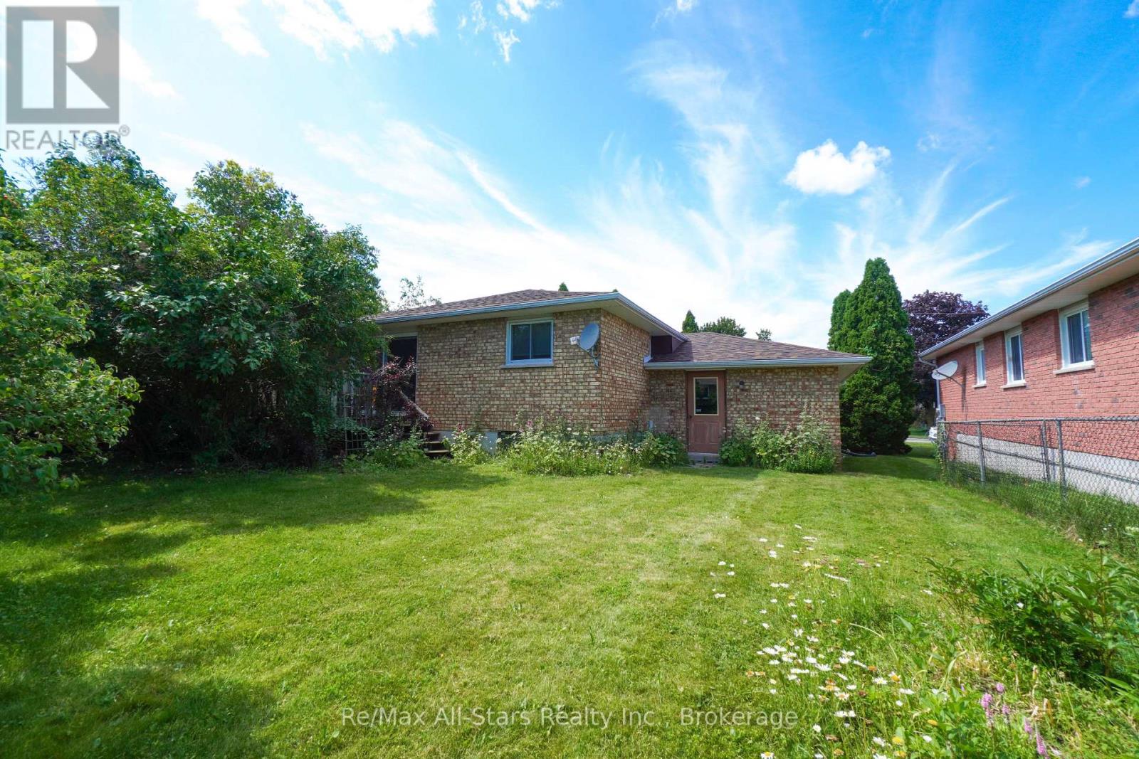 25 MADILL CRESCENT - 29
