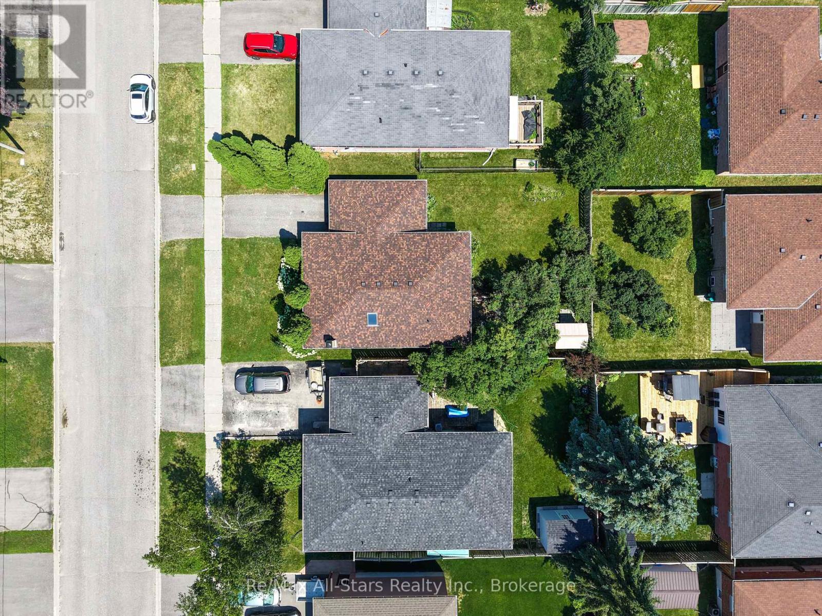 25 MADILL CRESCENT - 33