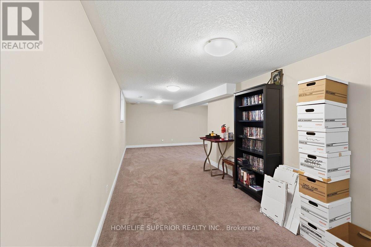 54 ASPEN DRIVE - 21