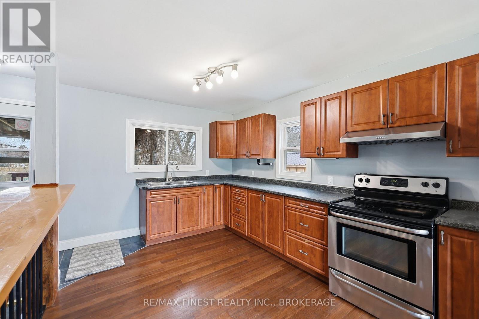 3007 PRINCESS STREET - 13