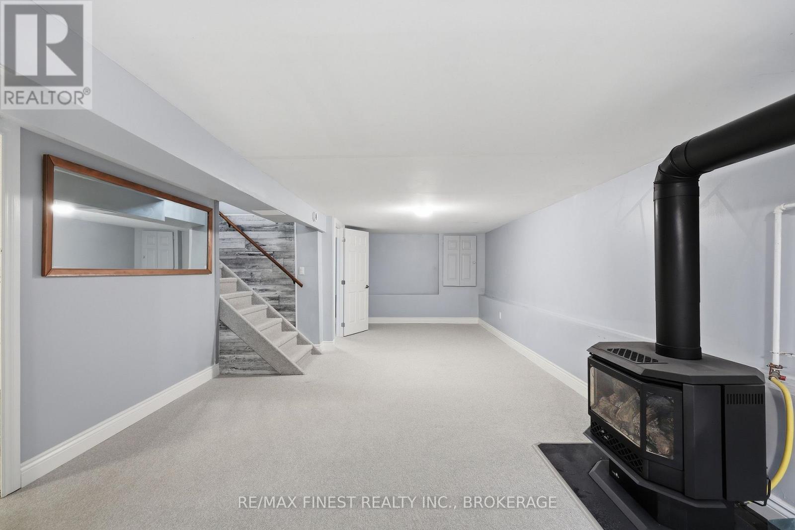 3007 PRINCESS STREET - 25