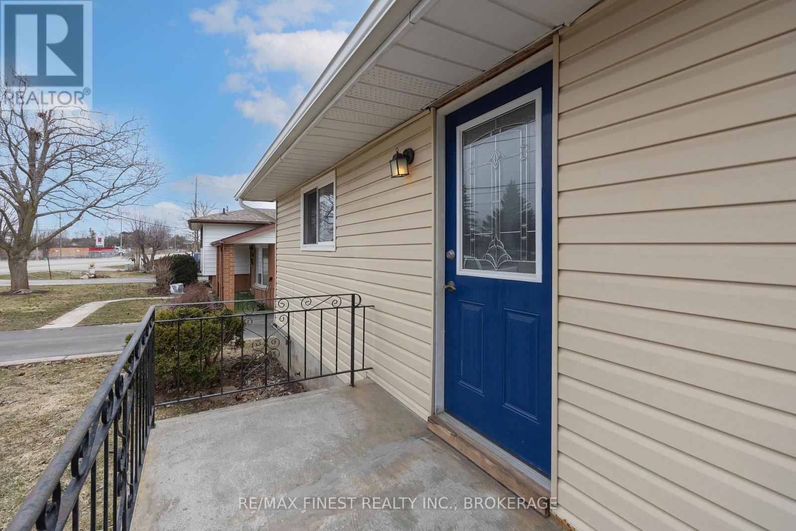 3007 PRINCESS STREET - 4