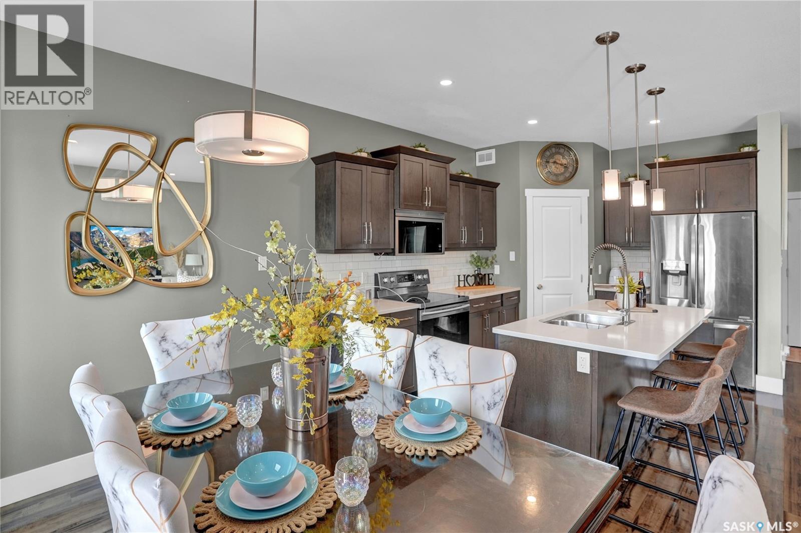1049 Maplewood DRIVE - Image 12