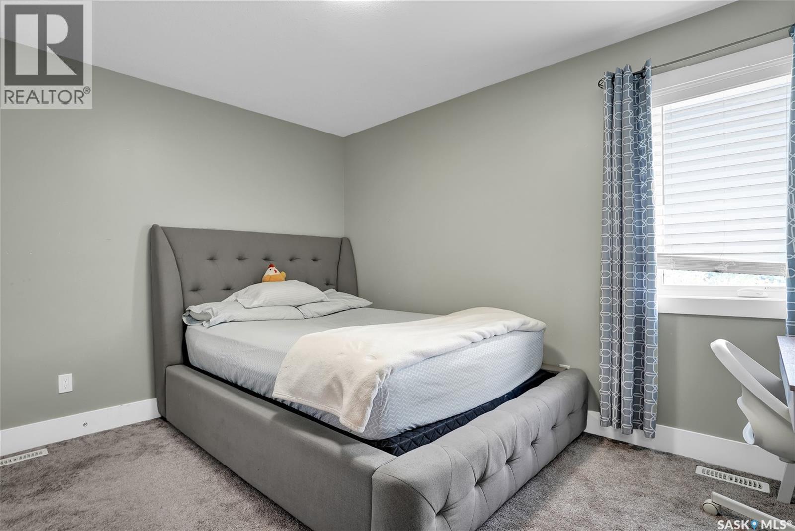 1049 Maplewood DRIVE - Image 32