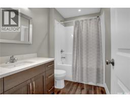 1049 Maplewood Drive, Moose Jaw, SK S6J0B6 Photo 29