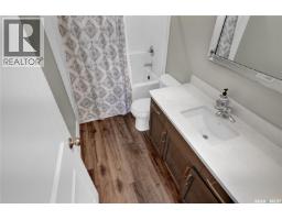 1049 Maplewood Drive, Moose Jaw, SK S6J0B6 Photo 35