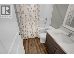 1049 Maplewood Drive, Moose Jaw, SK S6J0B6 Photo 43