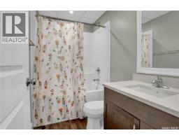 1049 Maplewood Drive, Moose Jaw, SK S6J0B6 Photo 44