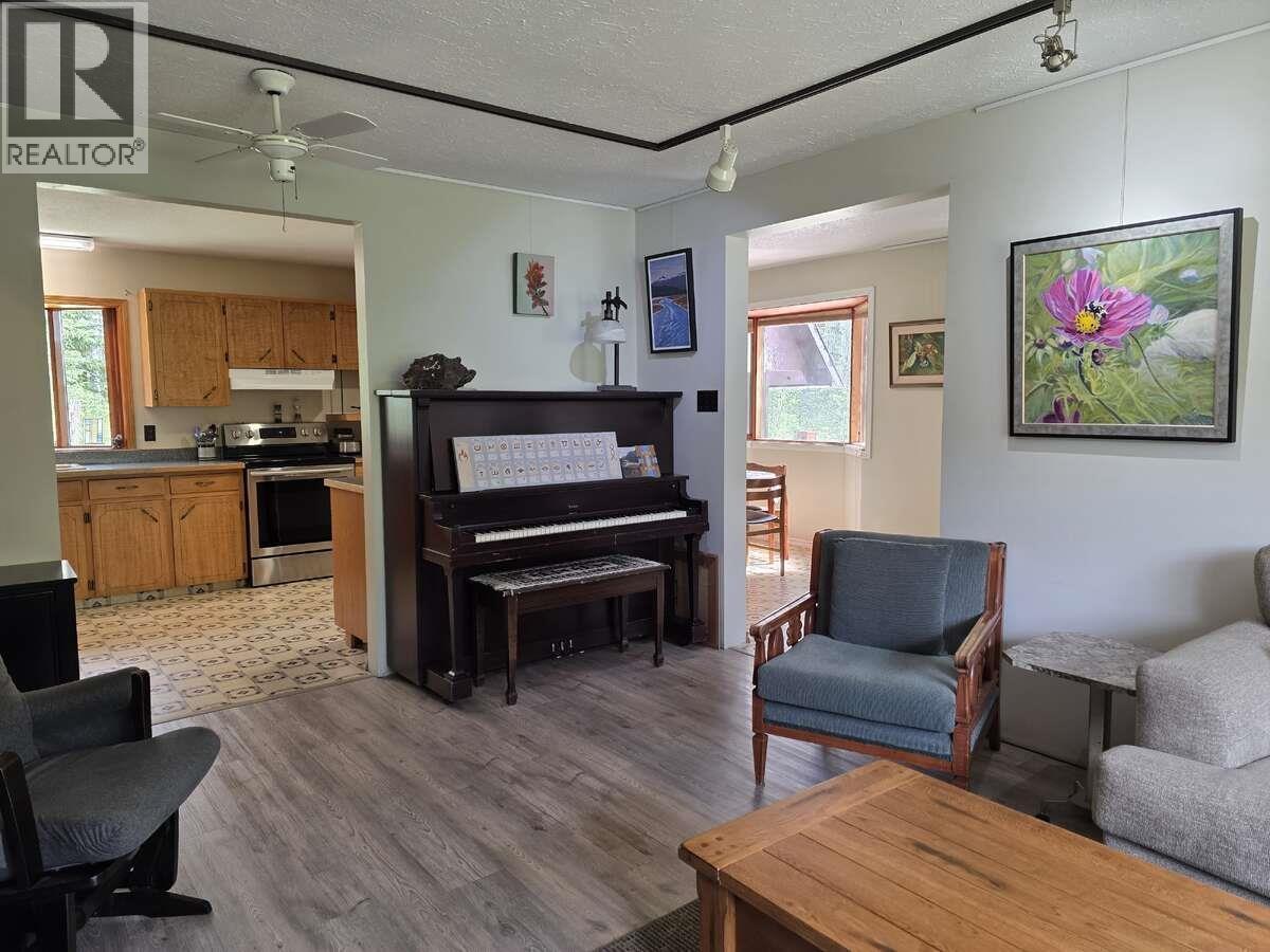 1055 HUDSON BAY MOUNTAIN ROAD, Smithers