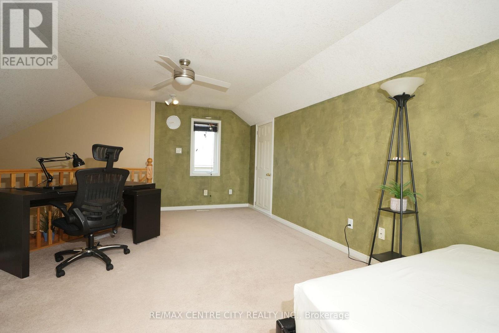 762 BLACKSMITH STREET - 16