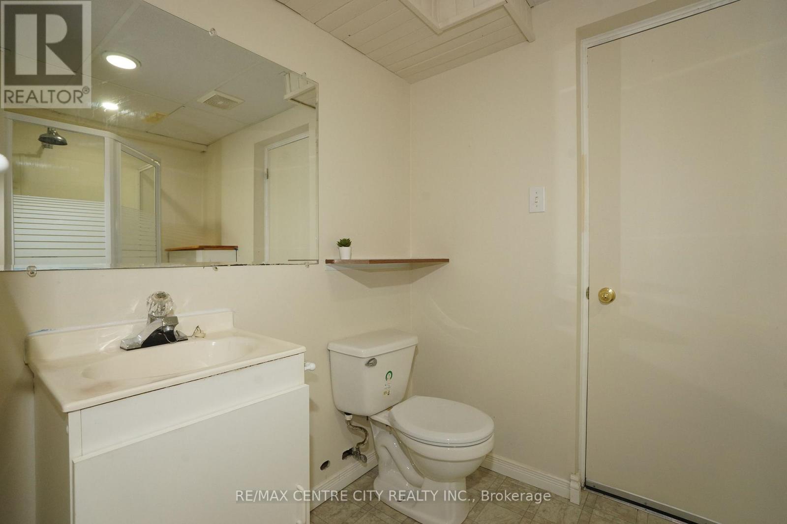 762 BLACKSMITH STREET - 20