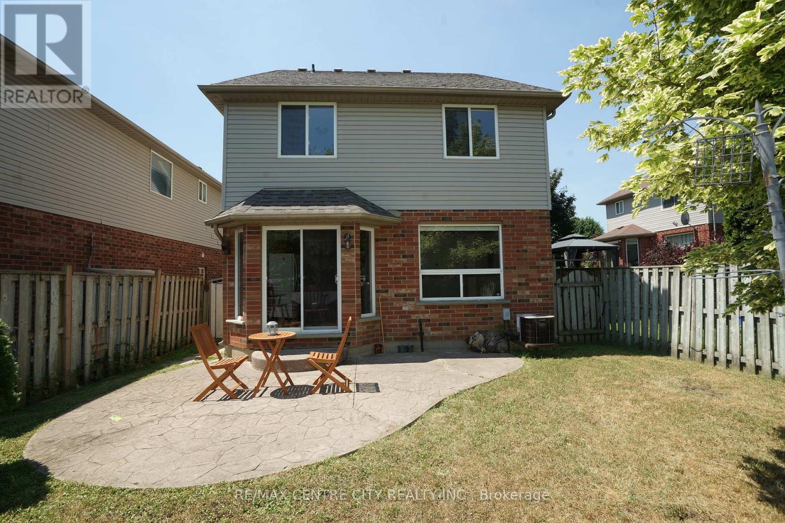 762 BLACKSMITH STREET - 22