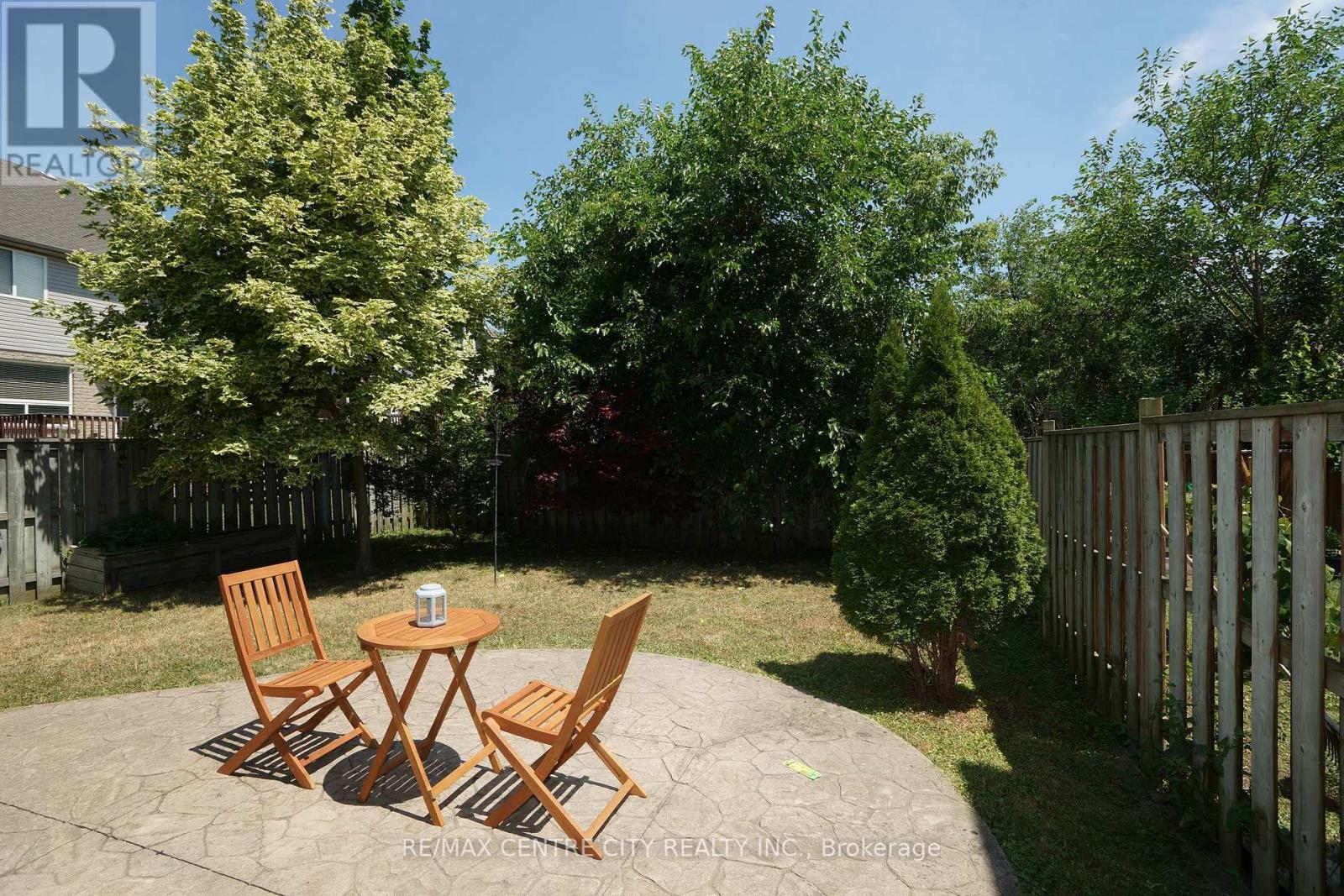 762 BLACKSMITH STREET - 23