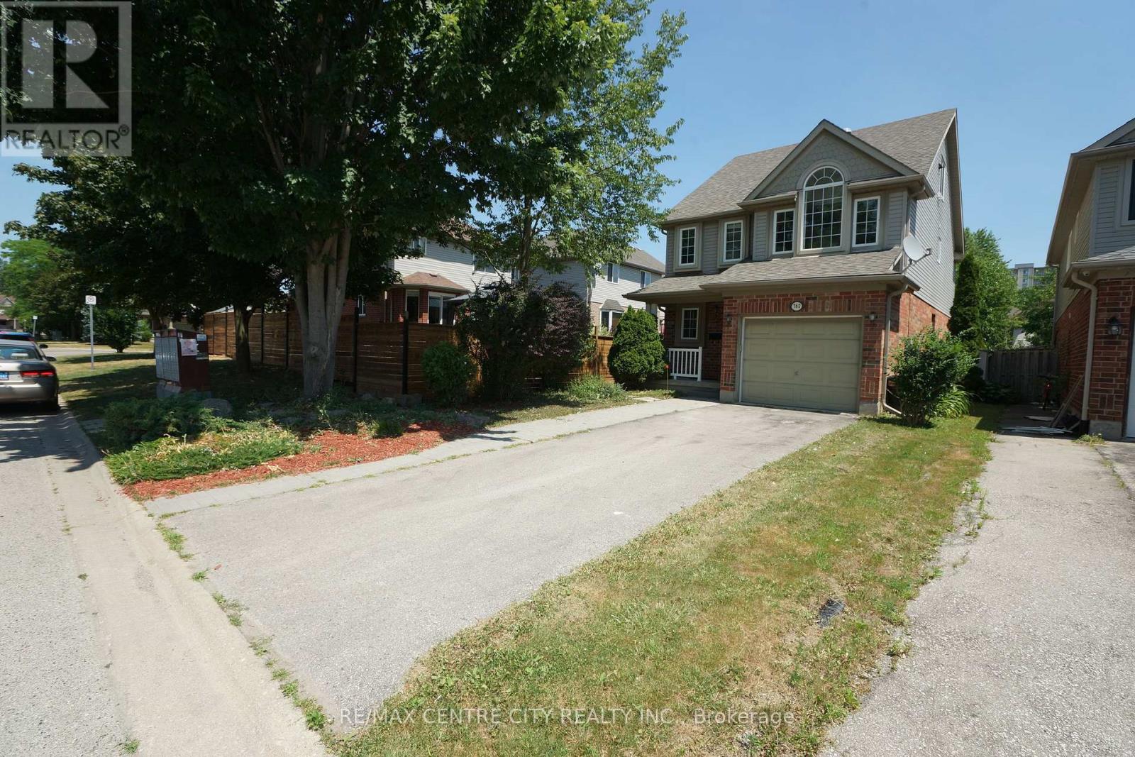 762 BLACKSMITH STREET - 3