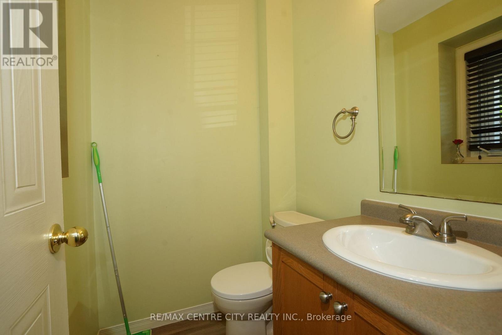 762 BLACKSMITH STREET - 7
