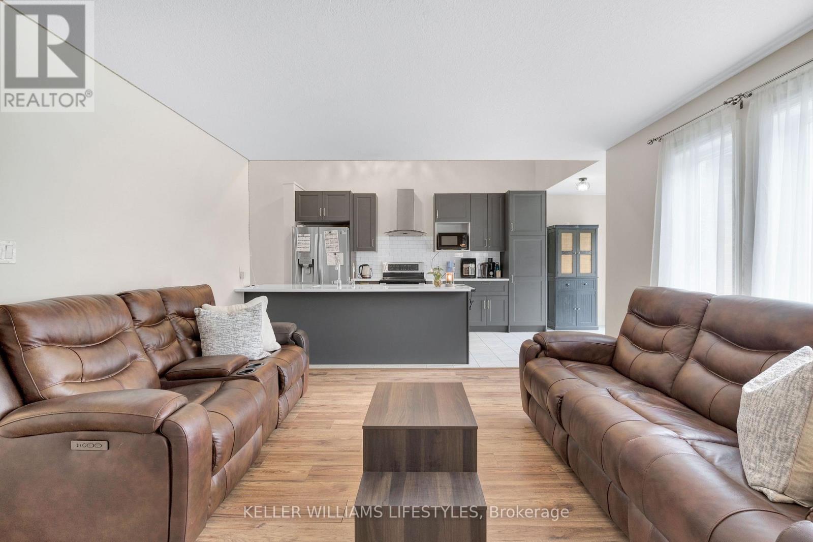 #18 3270 SINGLETON AVENUE - 19