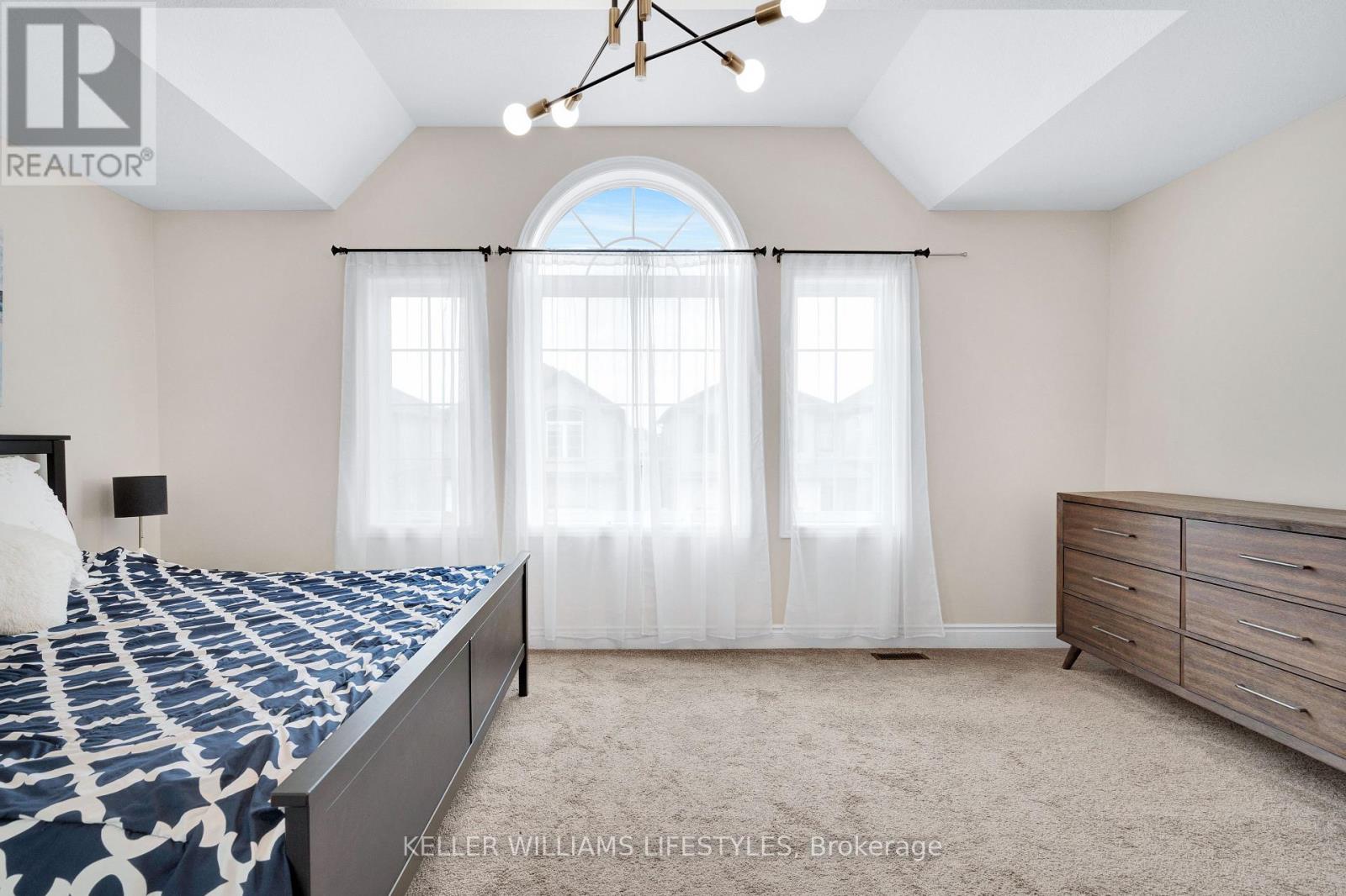 #18 3270 SINGLETON AVENUE - 24