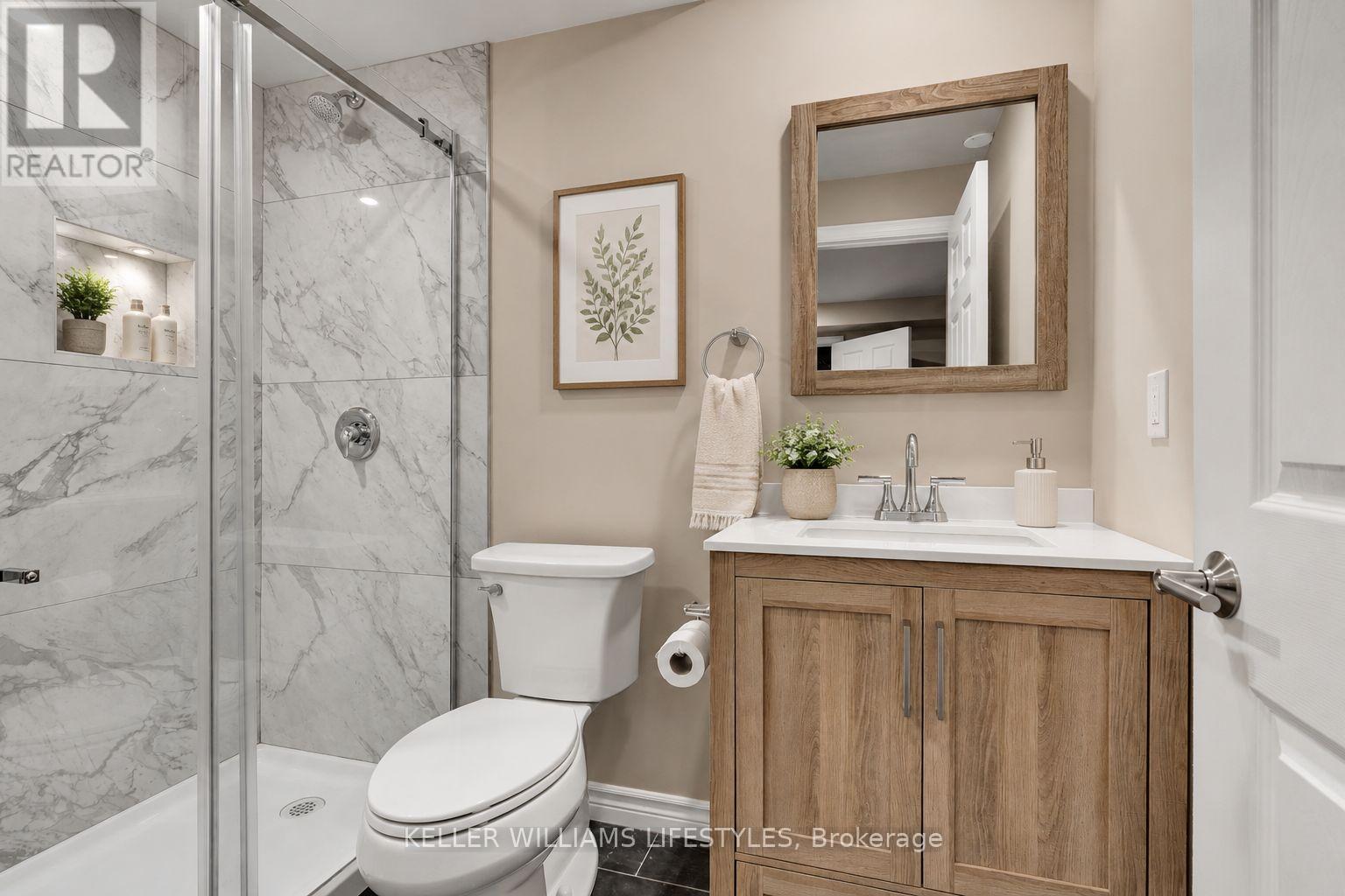 #18 3270 SINGLETON AVENUE - 35