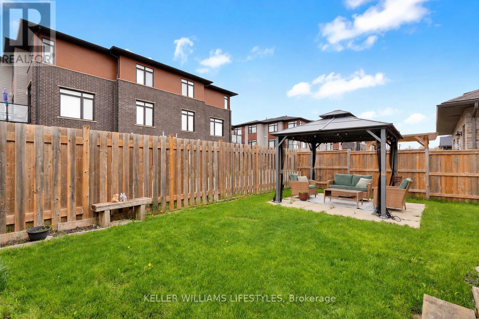 #18 3270 SINGLETON AVENUE - 36