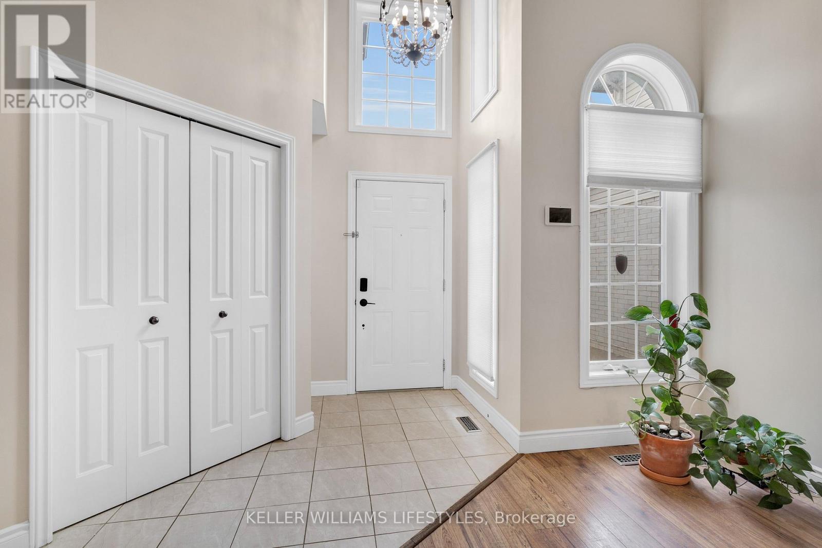 #18 3270 SINGLETON AVENUE - 4