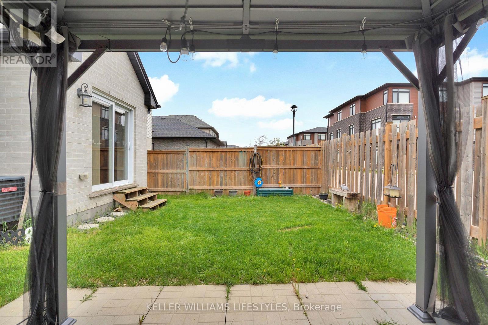 #18 3270 SINGLETON AVENUE - 40