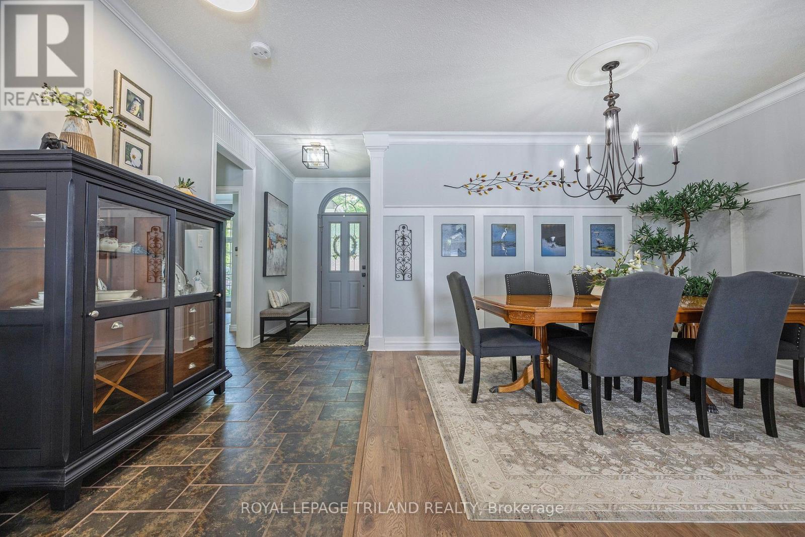 15 AUGUSTA CRESCENT - 7