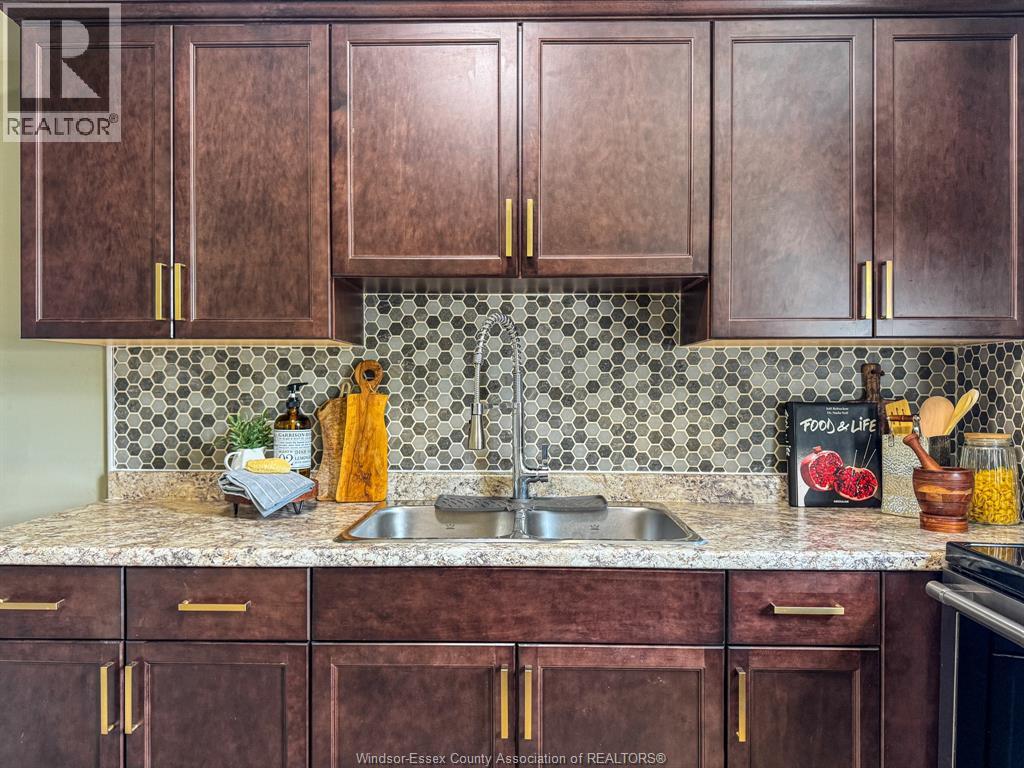 1720 MARENTETTE AVENUE - 14