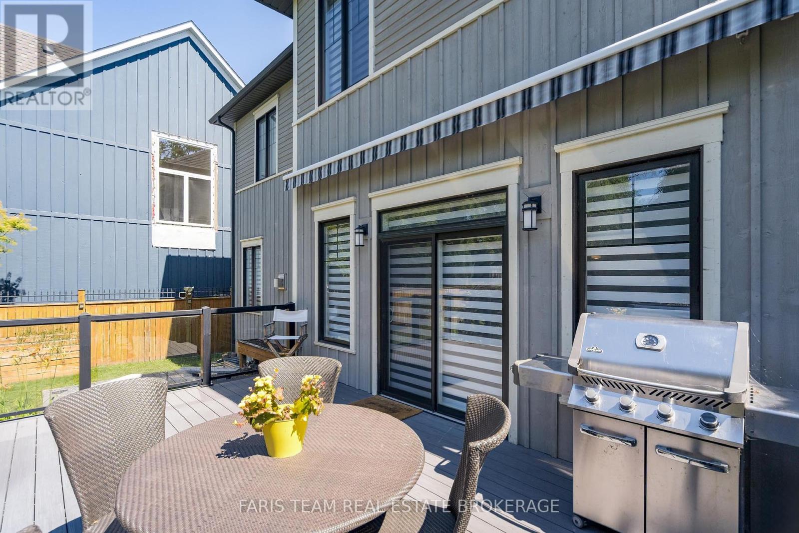 1648 ROSLYN AVENUE - Image 39