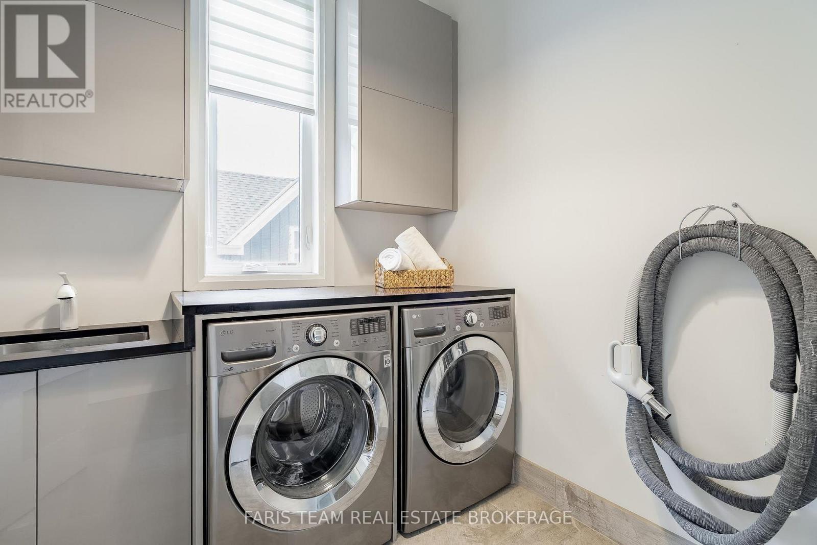 1648 ROSLYN AVENUE - Image 29