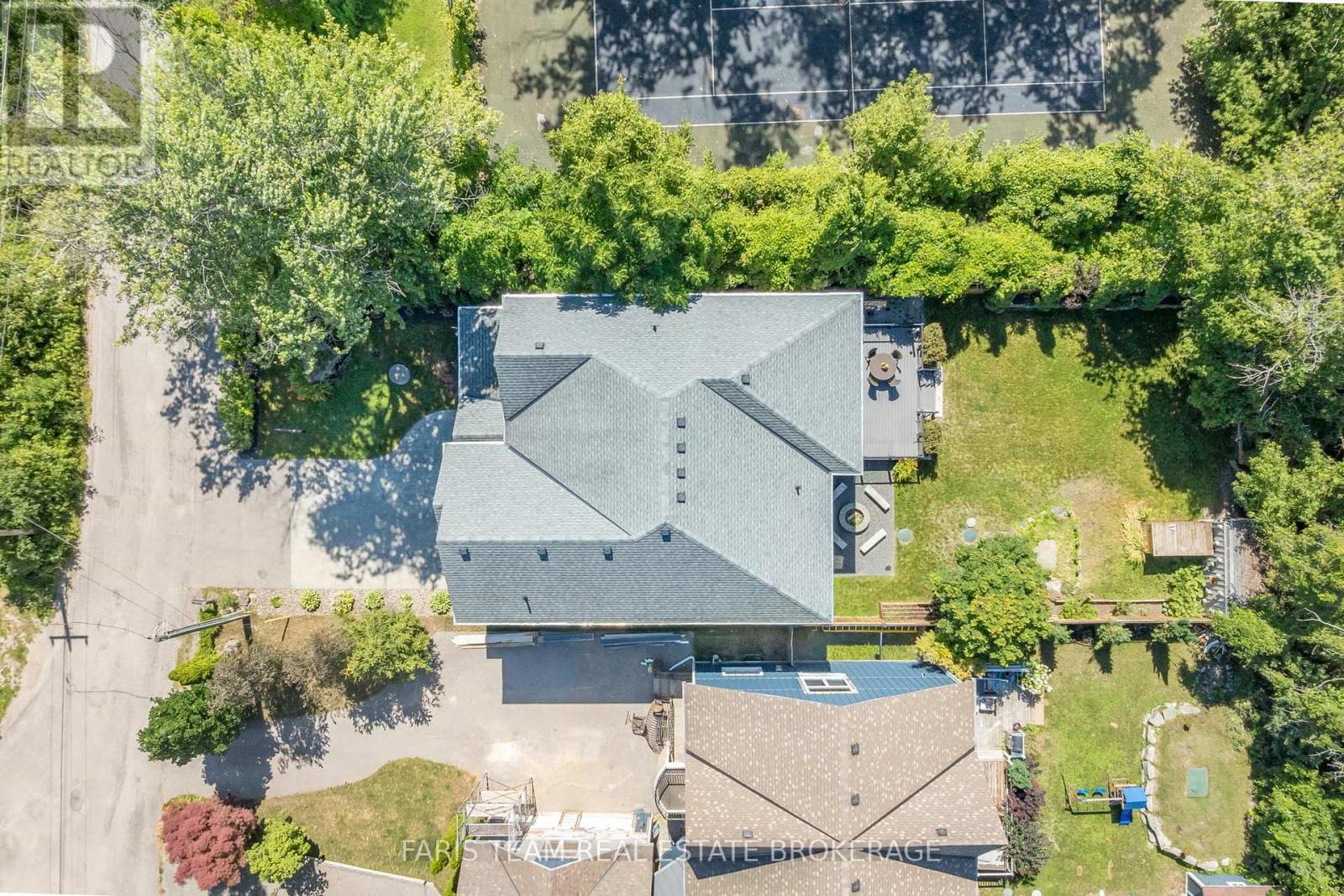 1648 ROSLYN AVENUE - Image 47