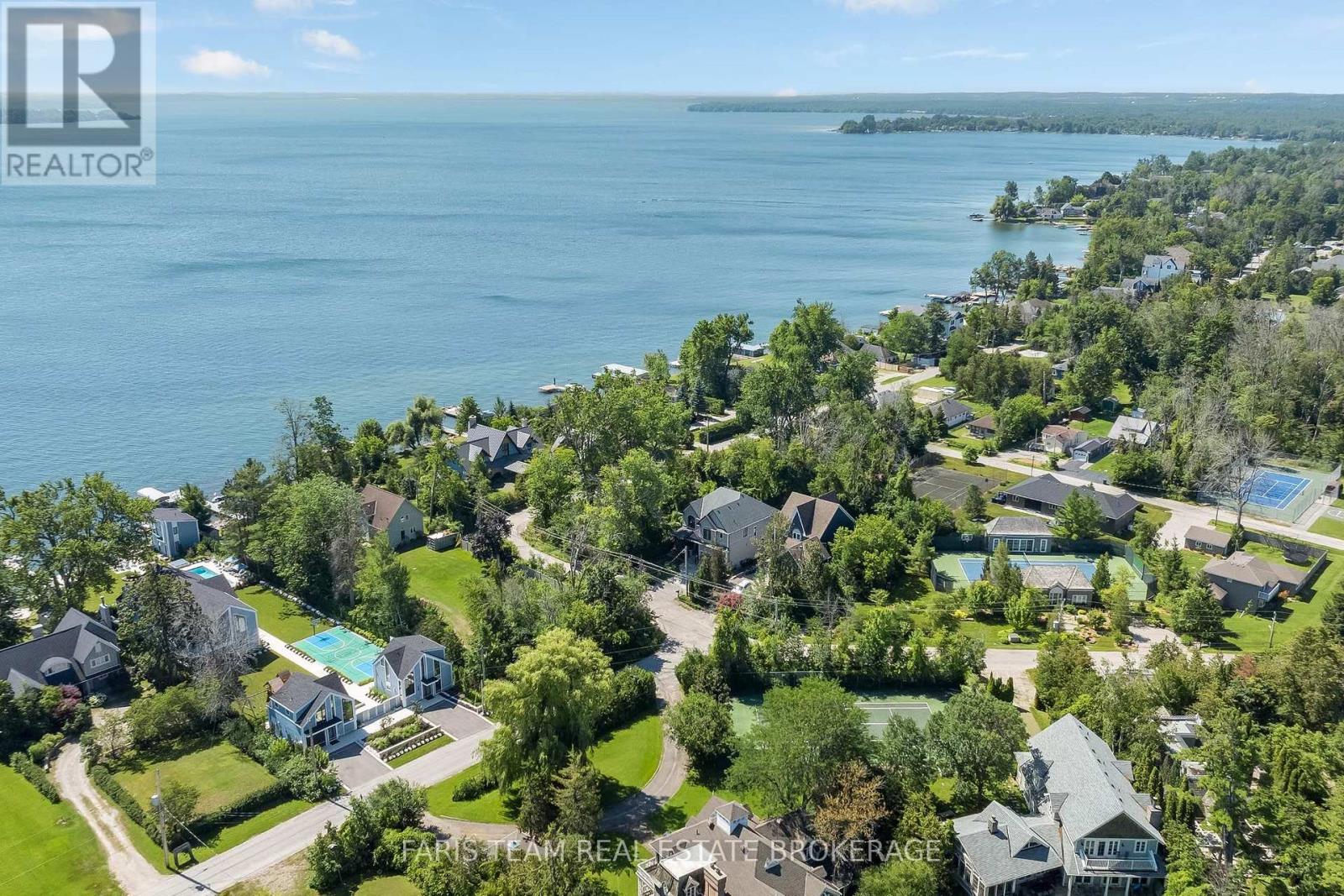 1648 ROSLYN AVENUE - Image 48
