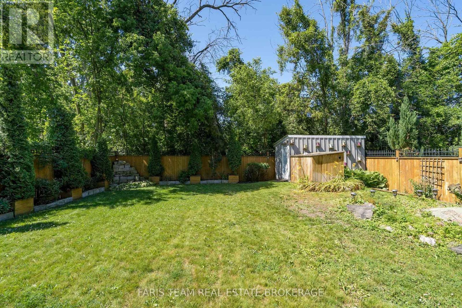 1648 ROSLYN AVENUE - Image 43
