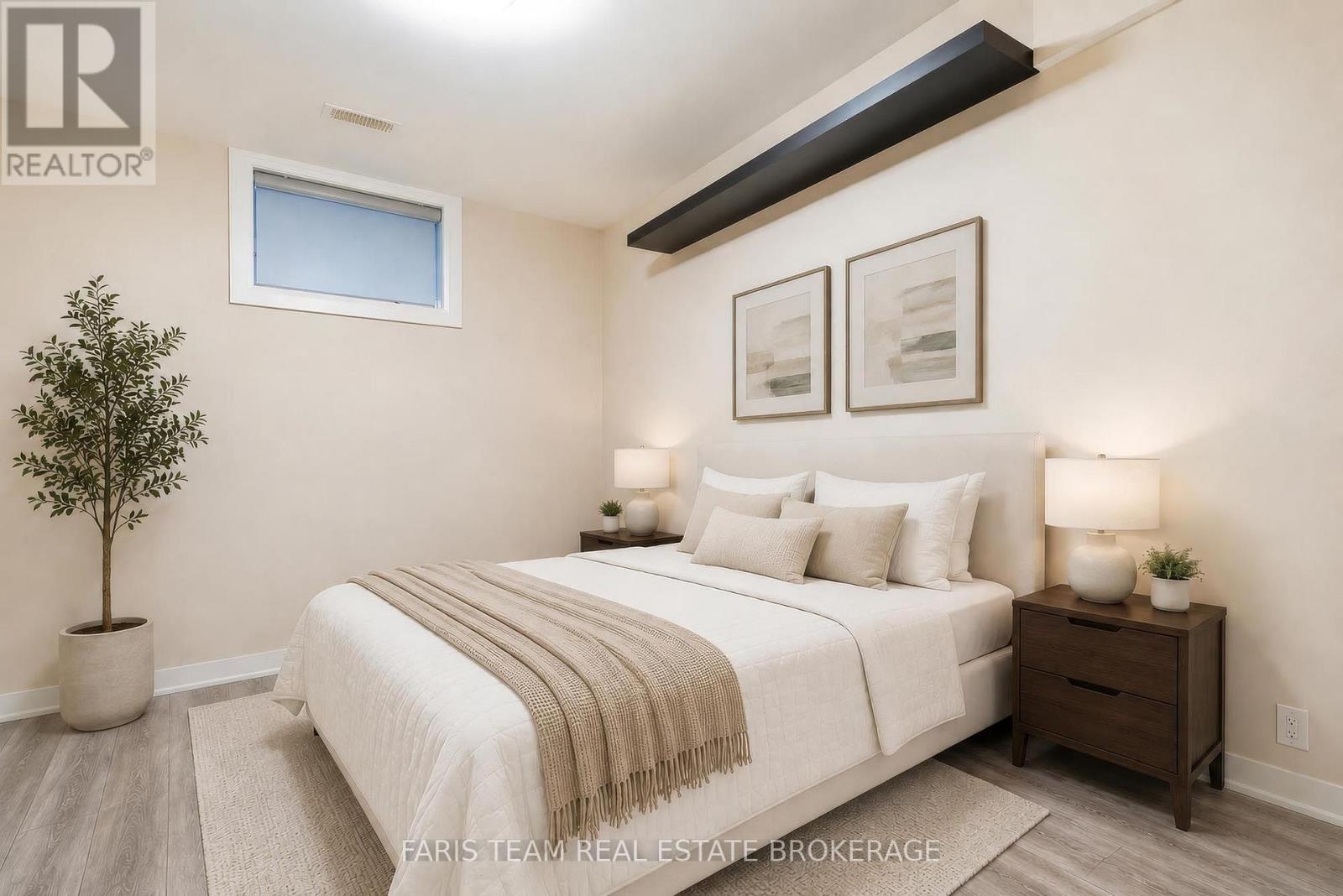 1648 ROSLYN AVENUE - Image 35