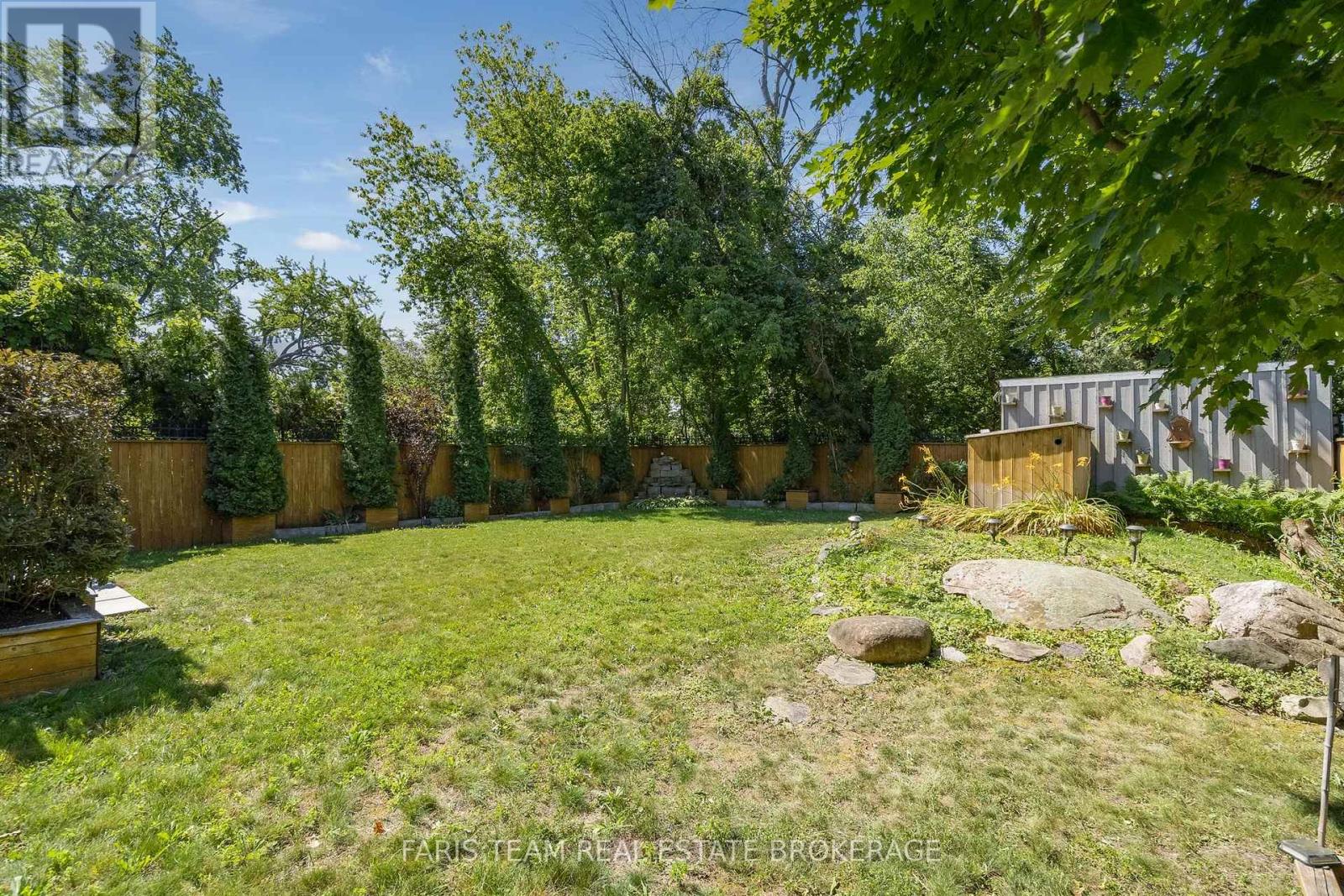 1648 ROSLYN AVENUE - Image 44