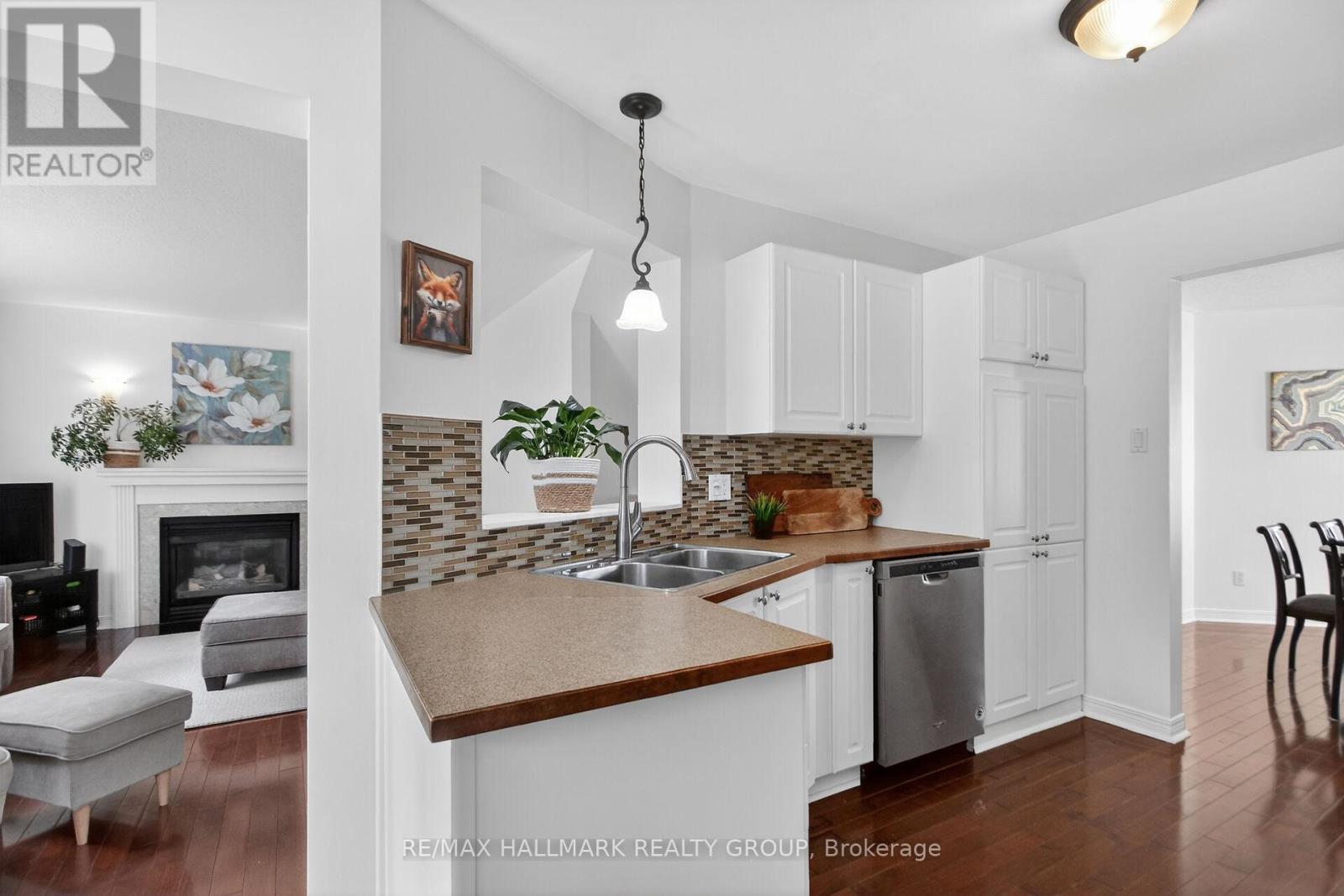 48 AVONMORE CRESCENT - 18